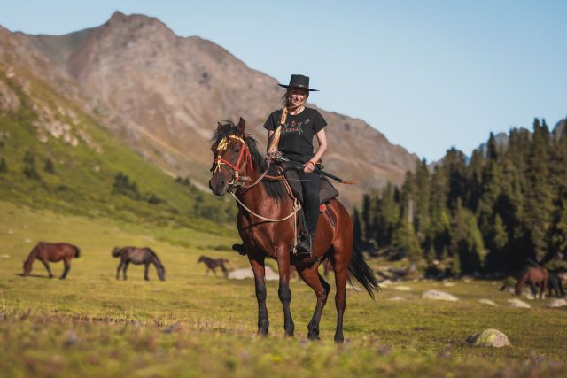 Na koni v horách země nekonečných stepí - Kyrgyzstán | foto: Archív Veroniky Valterové - foto:  Lena Bam