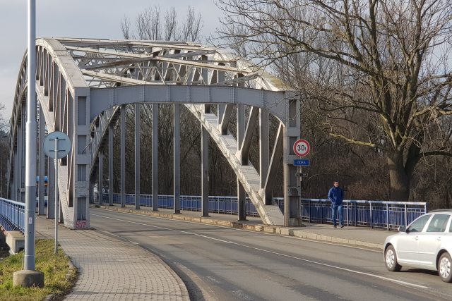 Silniční most přes řeku Odru v Ostravě | foto: Vojtěch Dluhý