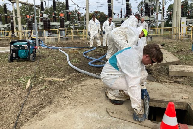 Práce na obnovách dodávek energií v Krnově | foto: Marta Pilařová,  Český rozhlas