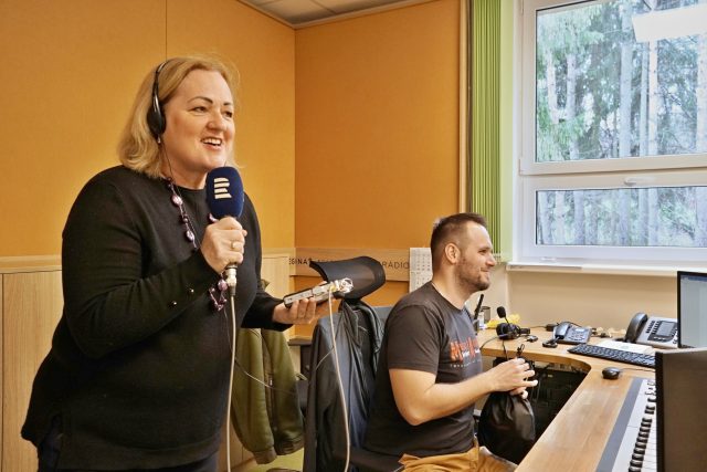 Iva Piskalová během natáčení v Rádiu Regina Stred v Banské Bystrici | foto: Ivana Legíňová,  RTVS