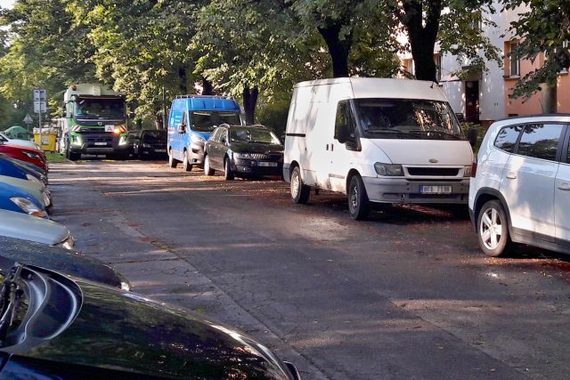 Parkování dodávek bude mít v Ostravě-Porubě nová pravidla | foto: František Tichý,  Český rozhlas