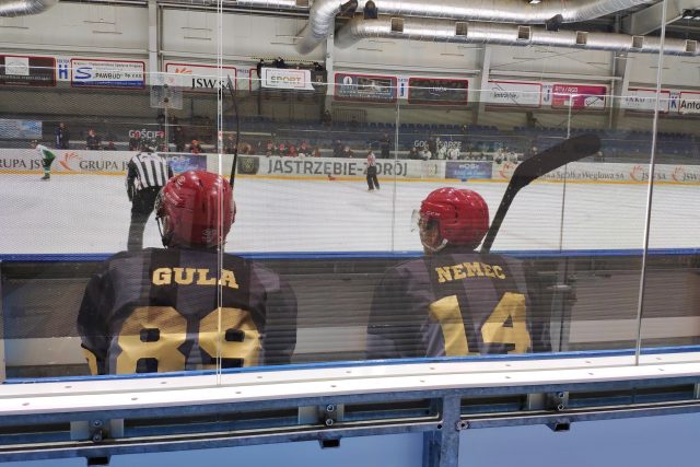 Hokejisté Jiří Gula a Erik Němec v polské nejvyšší ligové soutěži | foto: David Procházka,  Český rozhlas