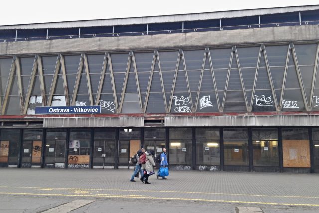 Budova železničního nádraží v Ostravě-Vítkovicích | foto: František Tichý,  Český rozhlas