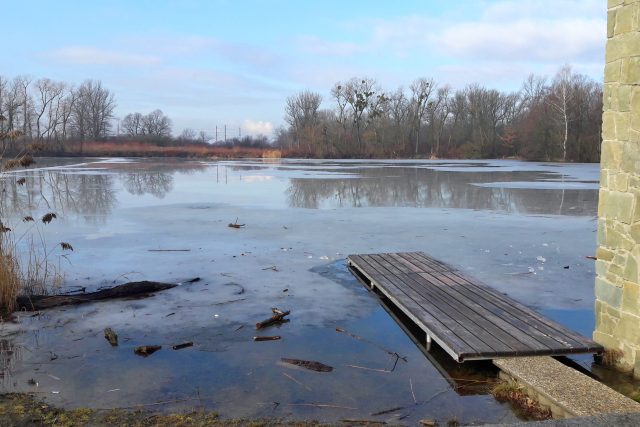 Jezero v karvinském parku Boženy Němcové čeká odbahnění | foto: Iva Havlíčková,  Český rozhlas