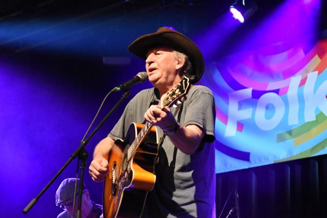 Písničkář Mike Fojtík na Folkovém kolotoči 2022 | foto: František Tichý,  Český rozhlas