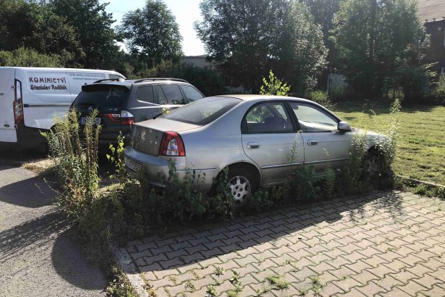Auto bez STK,  autovrak | foto: Městská policie Bohumín