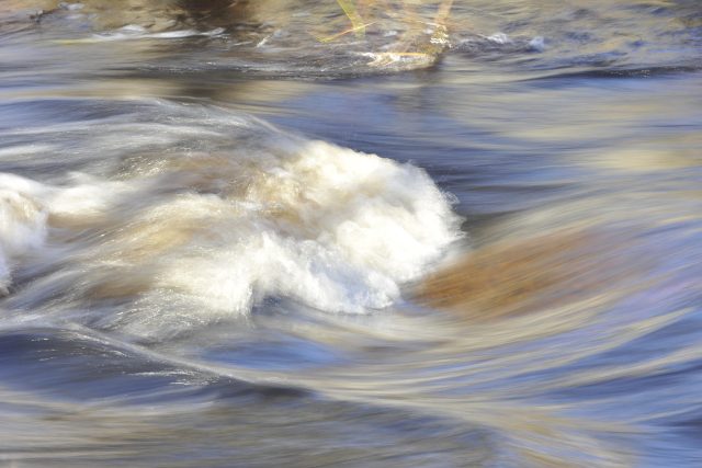 Voda,  vlna,  peřej,  ilustrační foto | foto:  Fotari70DX,  Fotobanka Pixabay,  Licence Pixabay
