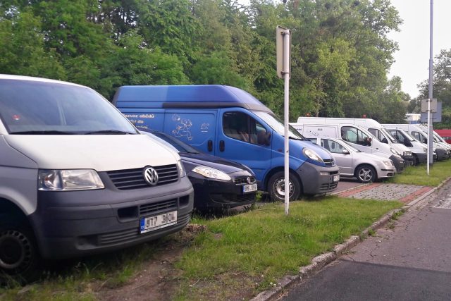 Parkování dodávek na vyhrazených místech funguje od jara v Ostravě-Porubě | foto: František Tichý,  Český rozhlas