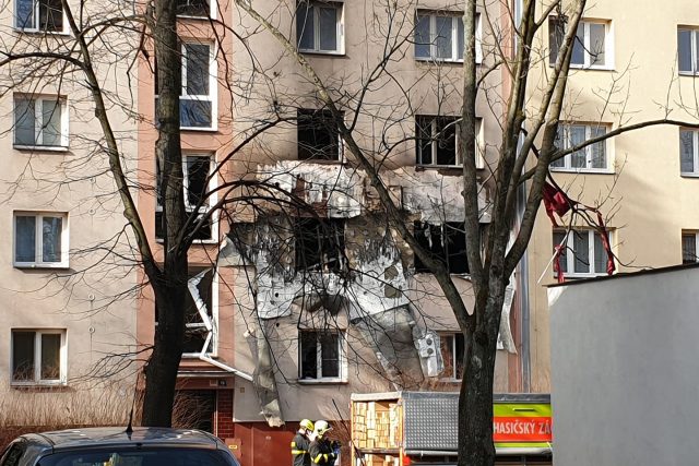 Výbuchem a požárem poškozený dům v Provaznické ulici v Ostravě-Hrabůvce | foto: Martin Knitl,  Český rozhlas