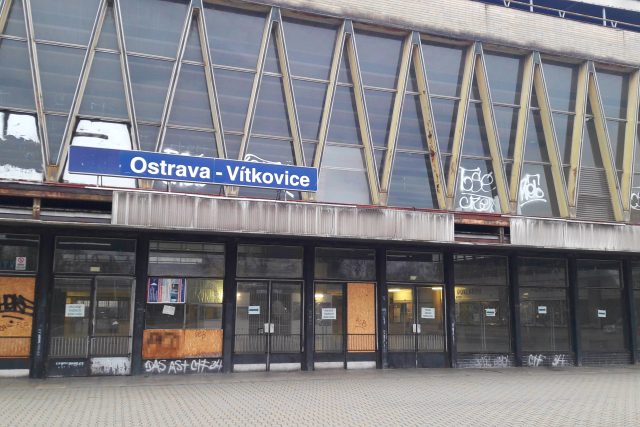 Výpravní budovu železničního nádraží Ostrava-Vítkovice čeká velká rekonstrukce | foto: František Tichý,  Český rozhlas