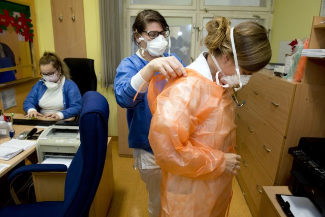 Infekční klinika Nemocnice Na Bulovce informovala o tom,  jak je připravena na případné pacienty nakažené koronavirem | foto: Kateřina Šulová,  ČTK