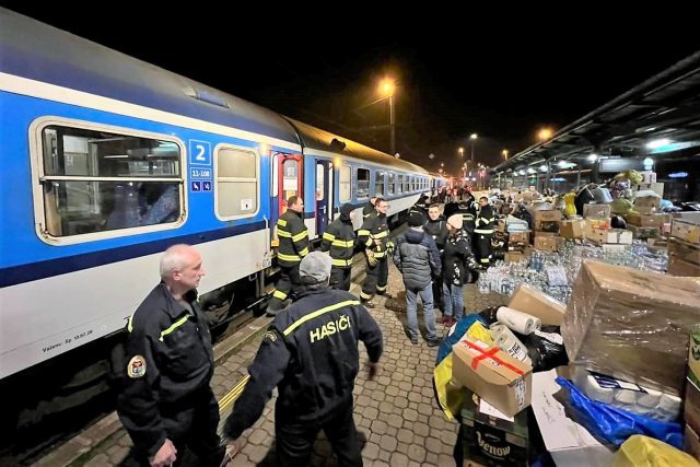 Dobrovolní hasiči na bohumínském nádraží | foto: Město Bohumín