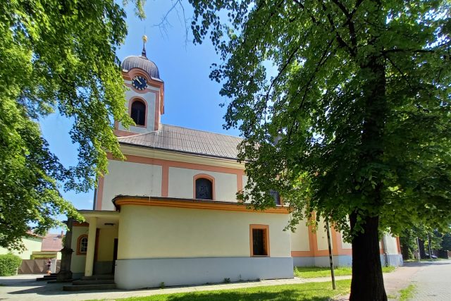 Kostel Navštívení Panny Marie v Ostravě-Zábřehu | foto: Petra Štrymplová,  Český rozhlas