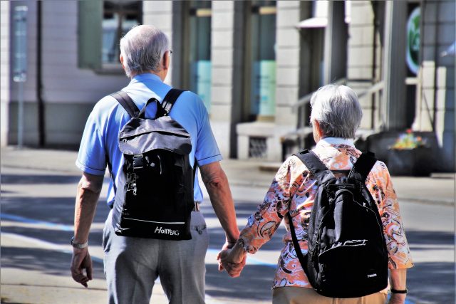 Cestování v seniorském věku je stále populárnější  (ilustrační foto) | foto: Fotobanka Pixabay