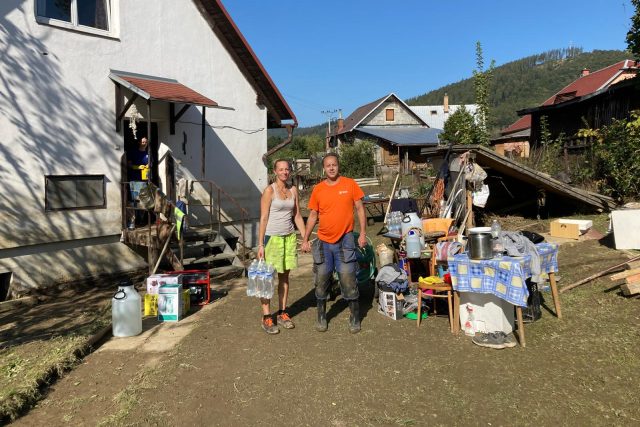 Pan Luděk si stihl opravit aspoň přívod do septiku | foto: Marta Pilařová,  Český rozhlas