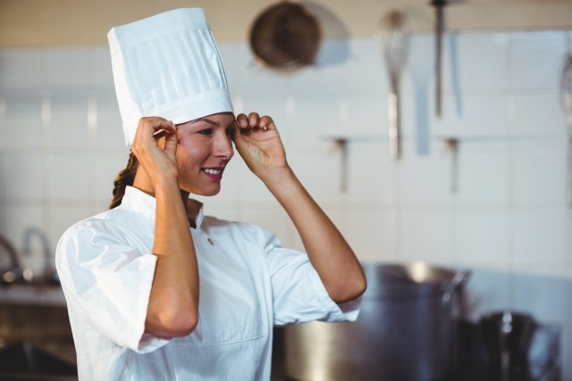 Sklady na kuchařské čepici značily dovednost svého majitele | foto: Profimedia