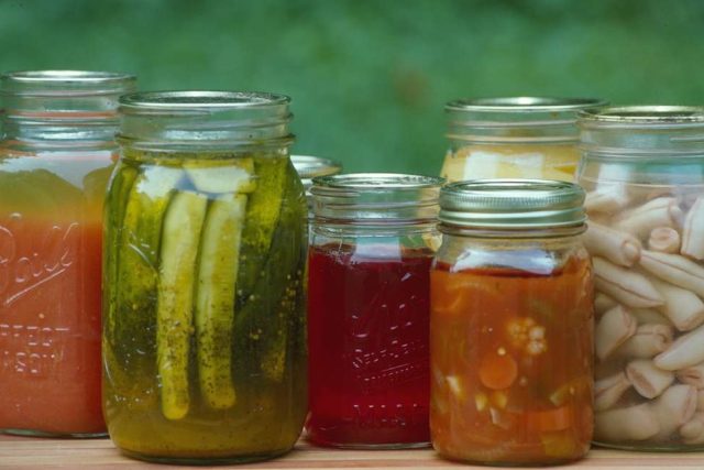 Kvašená zelenina  (pickles) | foto: Vivian Jarrels,  Pickpic,  CC0 1.0