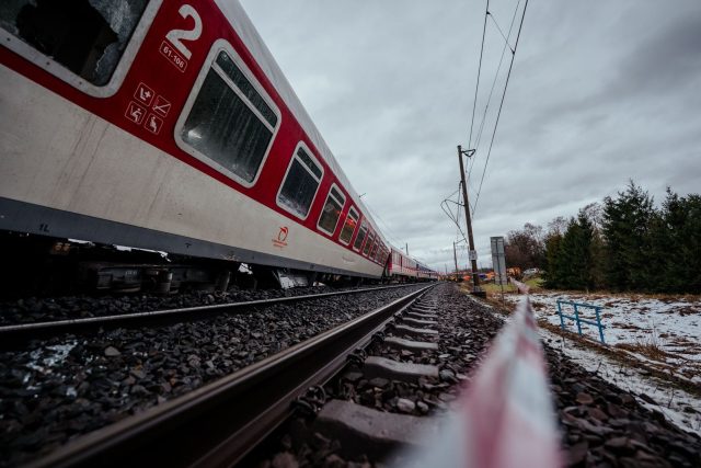 U Bohumína se srazil vlak s nákladním autem | foto: Hasičský záchranný sbor České republiky