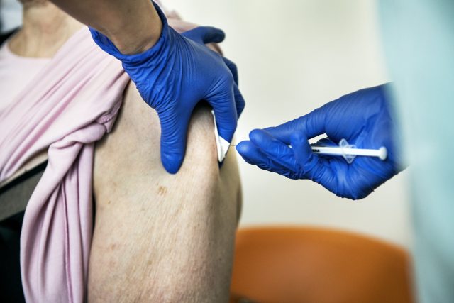 Očkování proti onemocnění Covid-19 | foto: Michaela Danelová,  iROZHLAS.cz