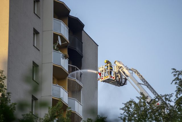 Požár v Bohumíně propukl v jednom z bytů v jedenáctém patře | foto: Pryček Vladimír,  ČTK