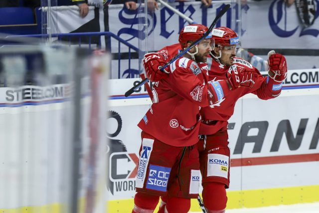 Hokejisté Třince se radují z gólu | foto: Profimeda