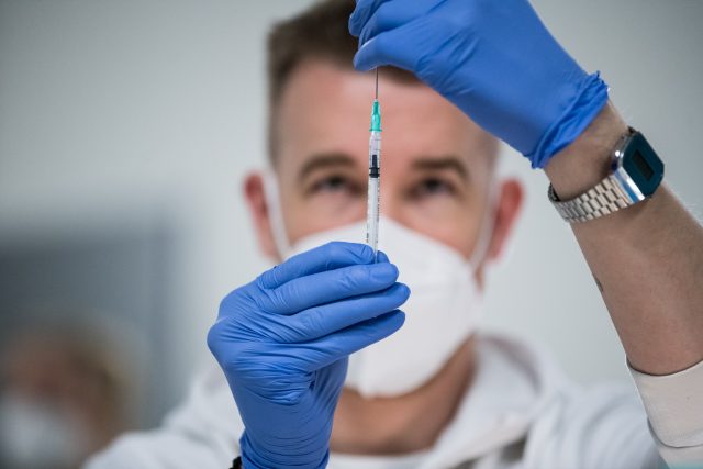 Očkovací centrum ve Frýdku-Místku počítá s vakcinací 20 lidí za hodinu | foto: René Volfík,  Český rozhlas