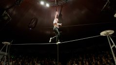 švýcarský akrobat David Dimtri přivezl na festival Arena své představení L&#039;homme Cirque